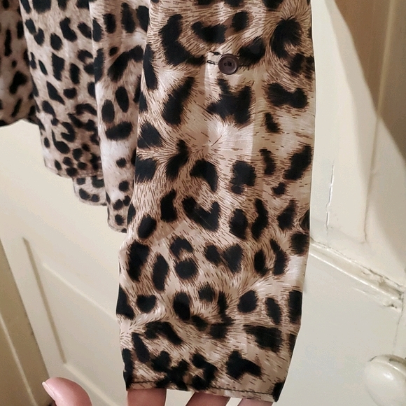 Charming Charlie Leopard Blouse 3/4 Sleeve EUC - Picture 5 of 11